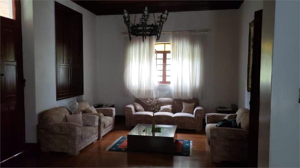 Casa à venda com 4 quartos, sendo 2 suítes, em Horto, São Paulo, SP