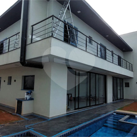 Casa à venda ou para alugar com 5 quartos, sendo 3 suítes, no condomínio Figueira Garden, Atibaia - SP