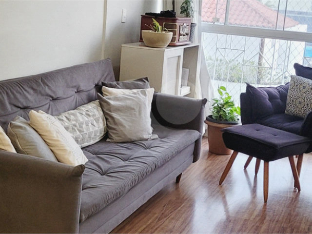 Apartamento à venda com 3 quartos, sendo 1 suíte,  em Vila Isa, São Paulo, SP