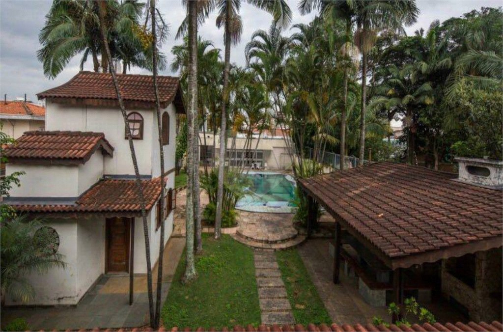 Casa à venda com 4 quartos, sendo 2 suítes, em Brooklin Velho, São Paulo, SP