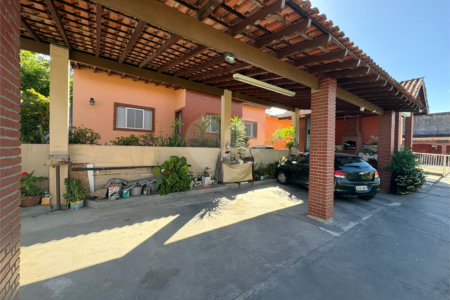 Casa Térrea à venda com 3 quartos em Vila Áurea, Poá, SP