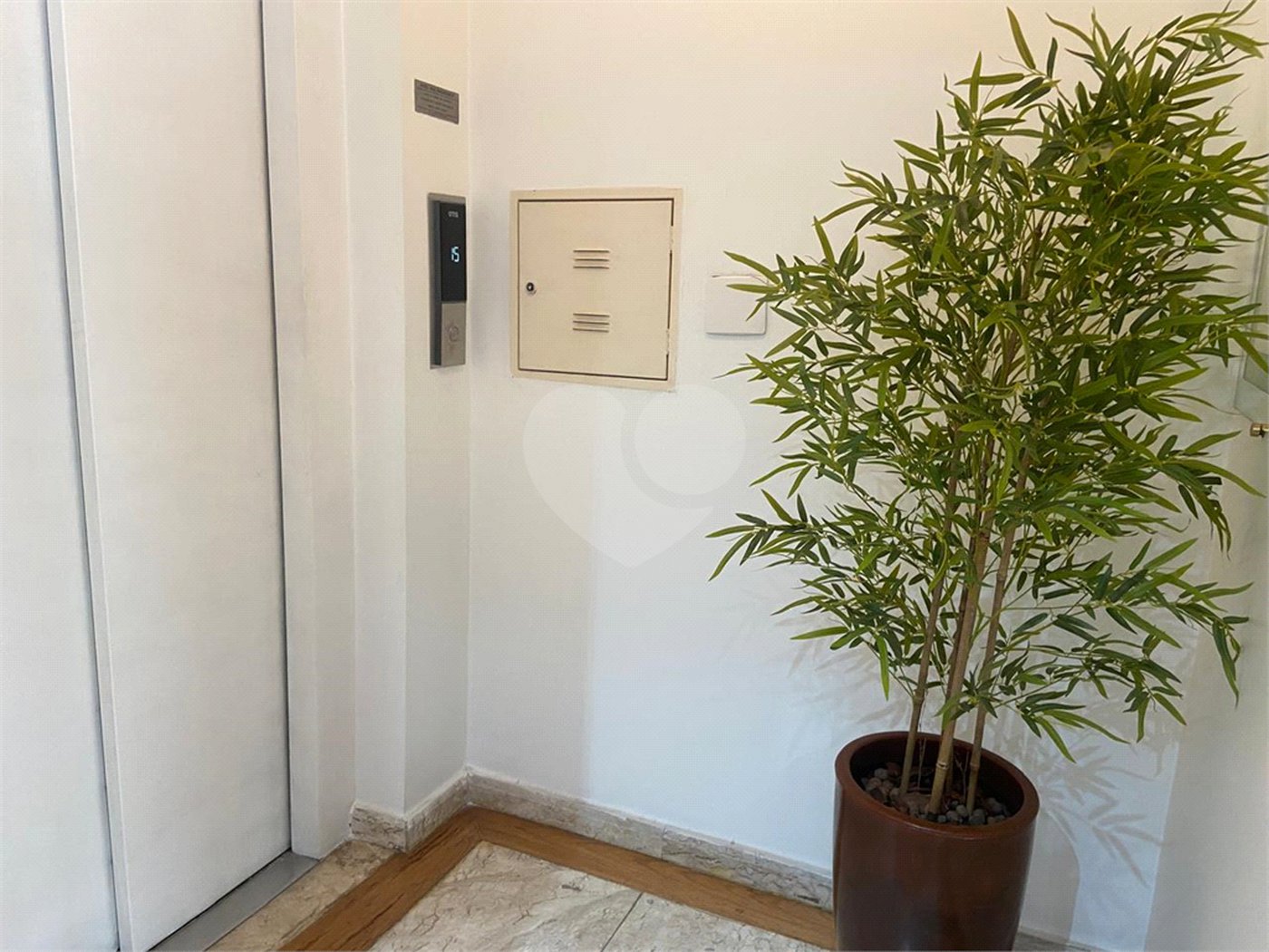 Apartamento à venda com 4 quartos, sendo 2 suítes, em Vila Hamburguesa, São Paulo, SP