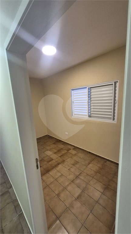 Sobrado à venda com 3 quartos, sendo 1 suíte, em Jardim Las Vegas, Santo André, SP
