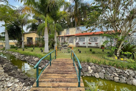 Casa à venda com 4 suítes no condomínio Miollo da Granja, Cotia - SP