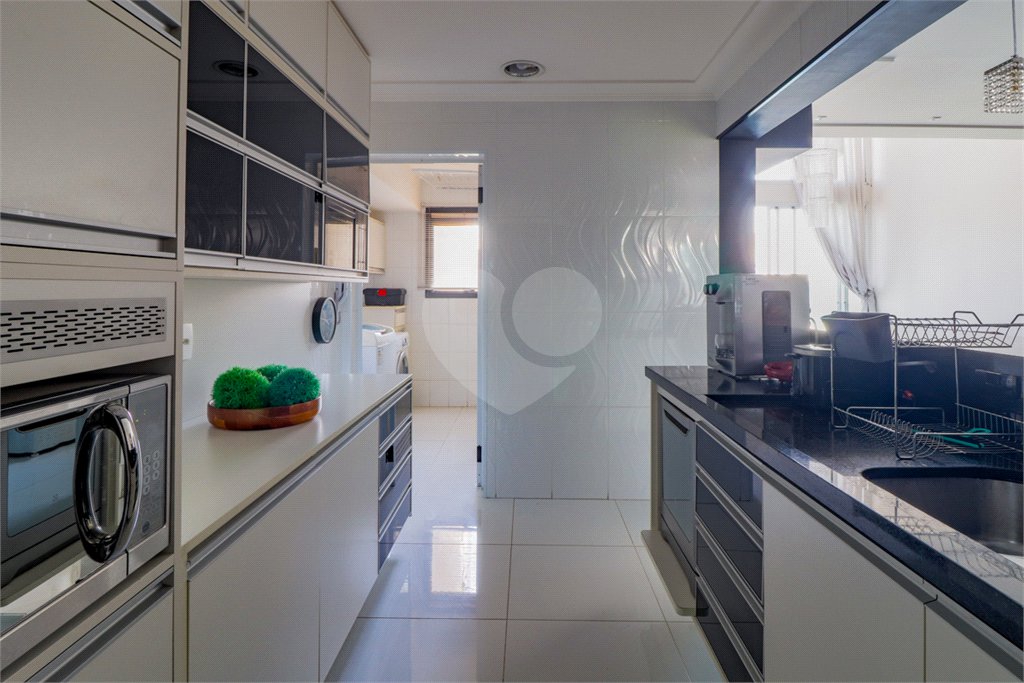 Apartamento à venda com 3 quartos, sendo 2 suítes,  em Cidade Monções, São Paulo, SP