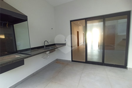 Casa à venda com 3 quartos, sendo 1 suíte, no condomínio Buona Vita, Atibaia - SP