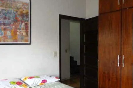 Casa à venda com 3 quartos, sendo 1 suíte, em Jardim Londrina, São Paulo, SP