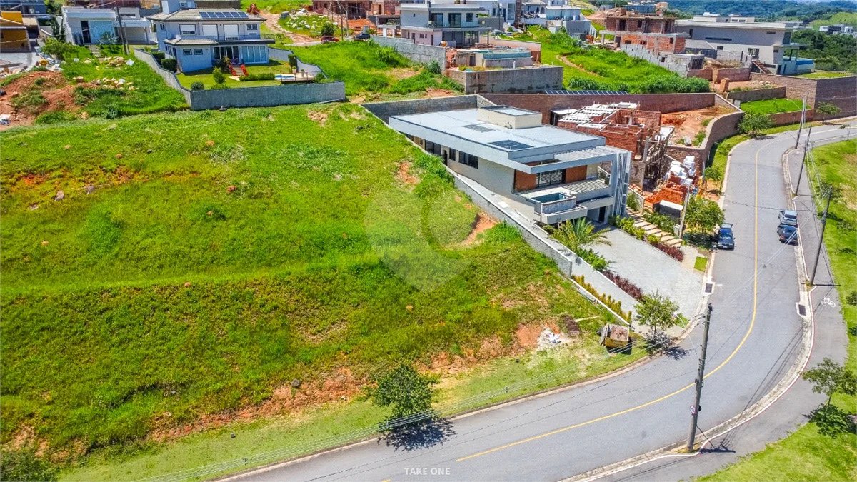 Terreno à venda no condomínio Residencial Campo de Toscana, Vinhedo - SP