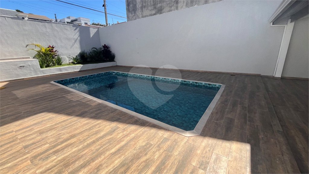 Sobrado à venda com 4 quartos, sendo 3 suítes, em Jardim Paulista, Atibaia, SP