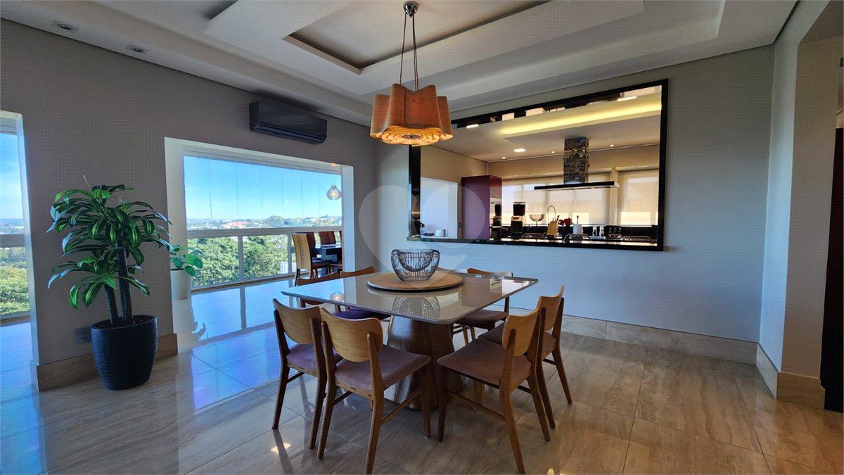 Casa à venda com 5 quartos, sendo 2 suítes, no condomínio Residencial Jardim Primavera, Louveira - SP