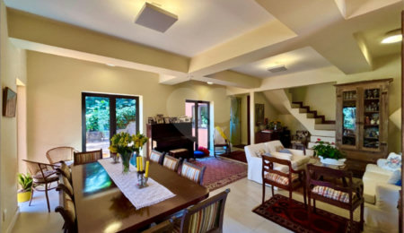 Casa à venda com 4 quartos, sendo 1 suíte,  em Lagoa, Rio de Janeiro, RJ