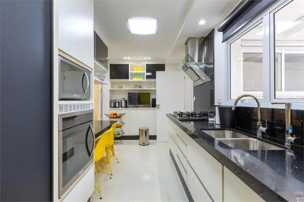 Apartamento à venda com 3 suítes em Vila Romana, São Paulo, SP