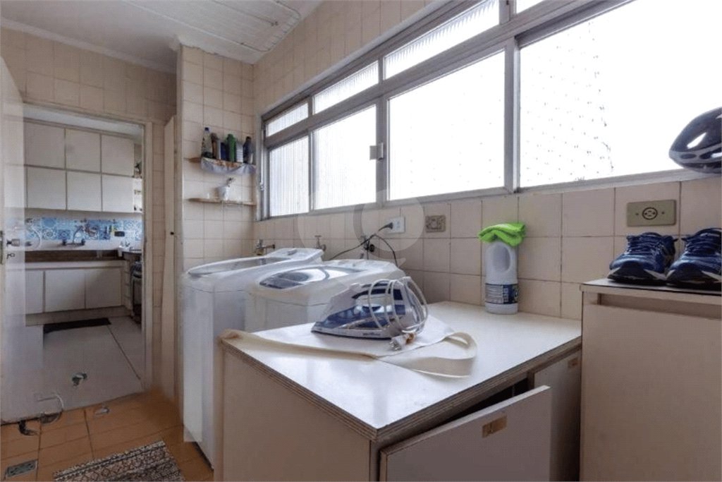 Apartamento à venda com 3 quartos, sendo 1 suíte,  em Vila Andrade, São Paulo, SP