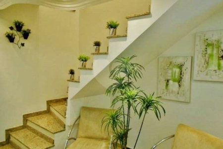 Casa à venda com 3 quartos, sendo 1 suíte, no condomínio Villaggio Di Firenze, São Paulo - SP