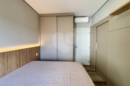 Indaiatuba - Sp - Condominio Maria Candida - R$ 2.250.000,00 - 3 suítes, sendo 1 master com closet e banheiro com duas cubas e dois chuveiros - Escritório - Piscina em Alvenaria aquecida e Hidro com Iluminação - Ar Condicionado instalado em todos os quartos, escritorio, sala e area gourmet