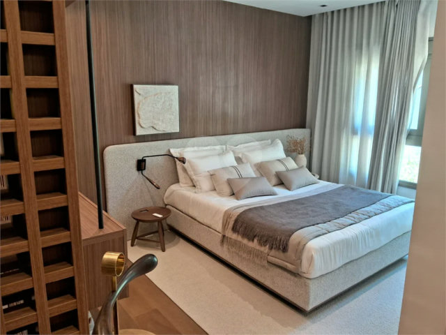Apartamento à venda com 3 suítes em Moema, São Paulo, SP