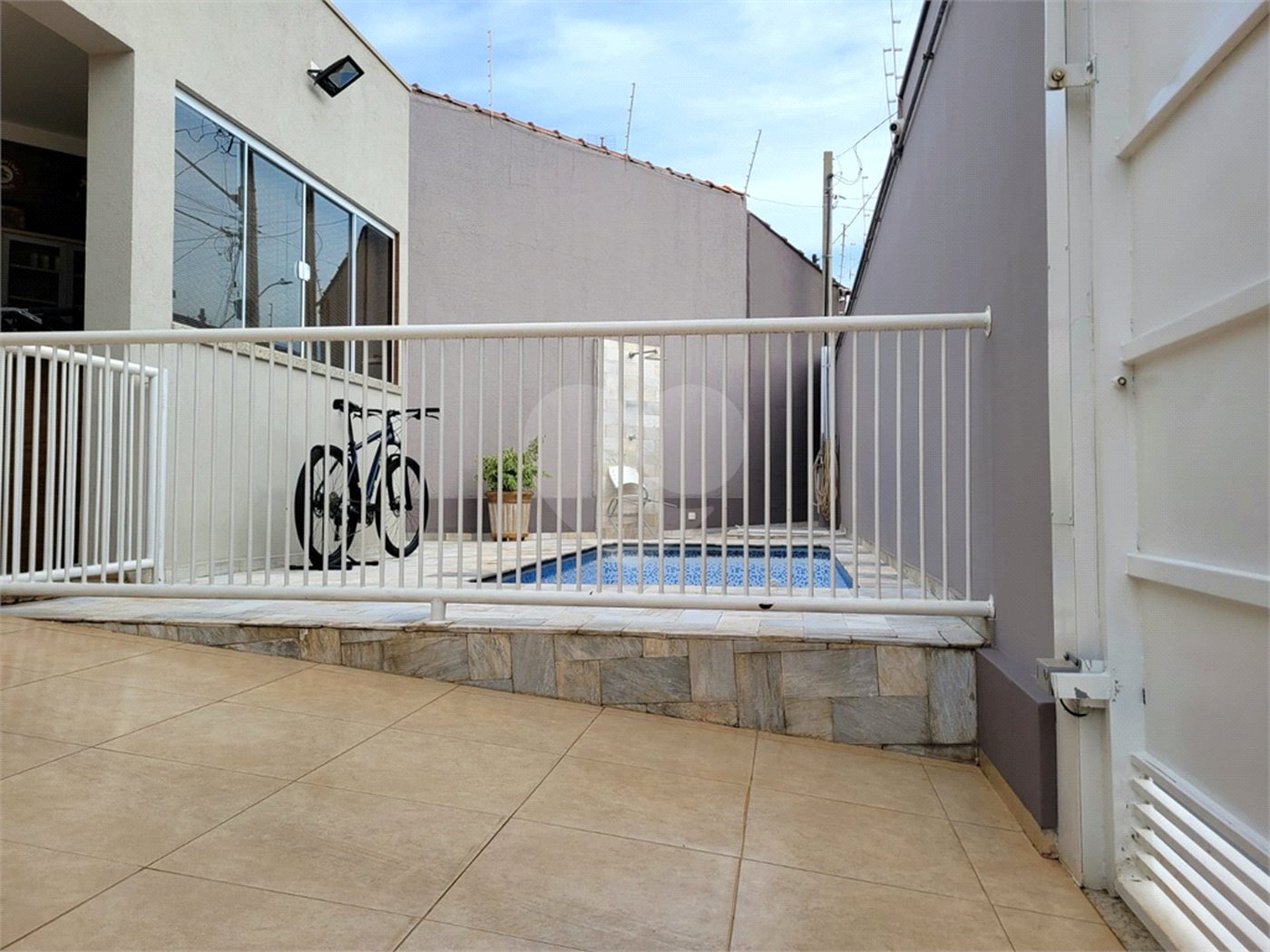 Casa térrea para venda em Araraquara/SP.