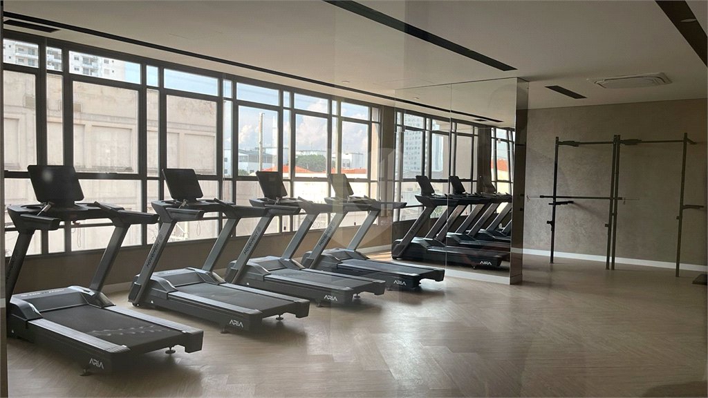 Apartamento á venda no 31o. andar com 126,53m2 COM VISTA PANORÂMICA PERMANENTE para a SERRA DA CANTAREIRA E PAULISTA, com 3 suítes e 2 vagas, Condomínio Clube,próximo do metro Brás. Estuda Proposta