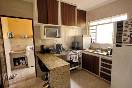 Casa à venda com 4 quartos, sendo 1 suíte, em Vila Leão, Sorocaba, SP