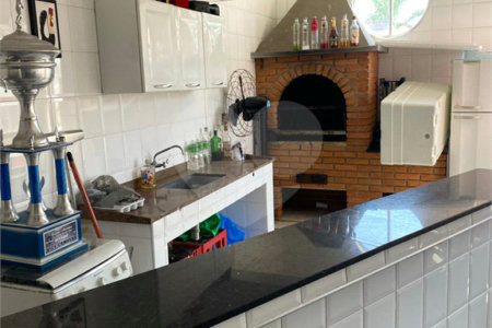 Sobrado à venda com 4 quartos, sendo 3 suítes, em Vila Gustavo, São Paulo, SP