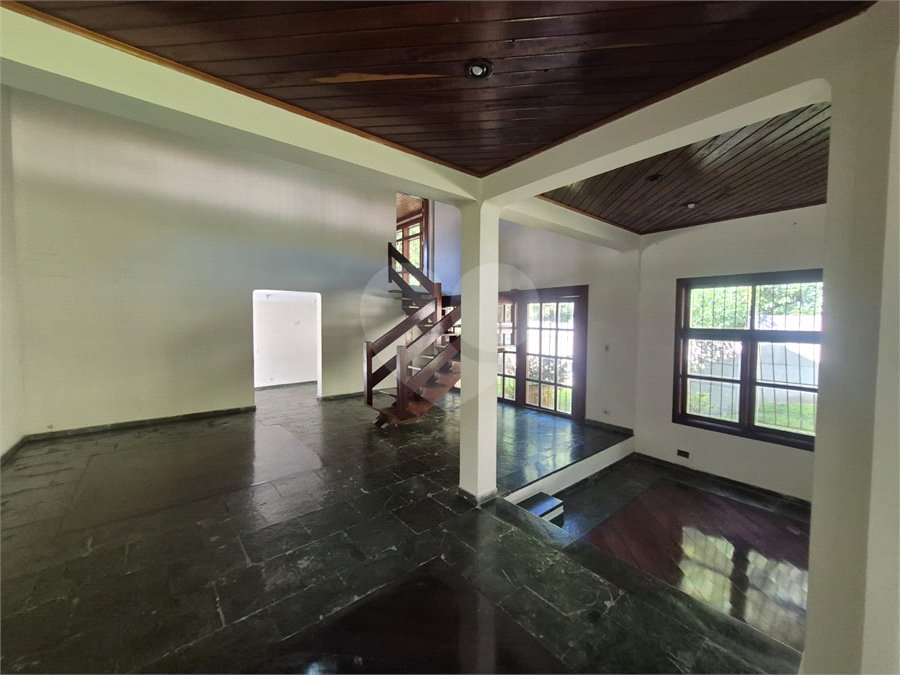Casa à venda ou para alugar com 4 suítes no condomínio Parque Imperial da Cantareira, Mairiporã - SP