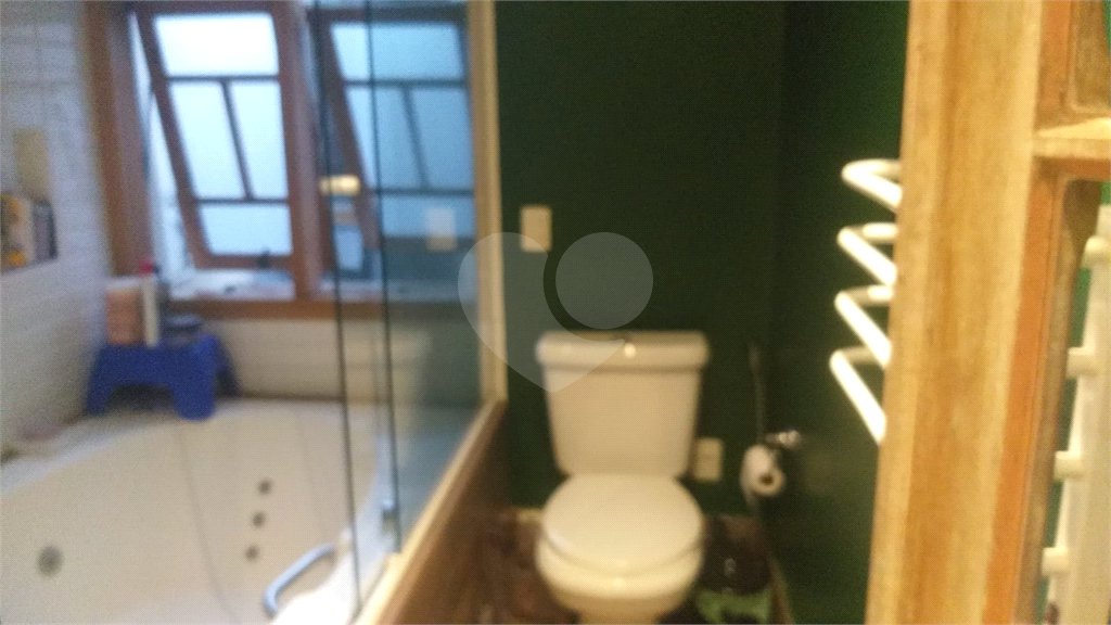 Casa à venda com 3 quartos, sendo 2 suítes, em Vila Mariana, São Paulo, SP
