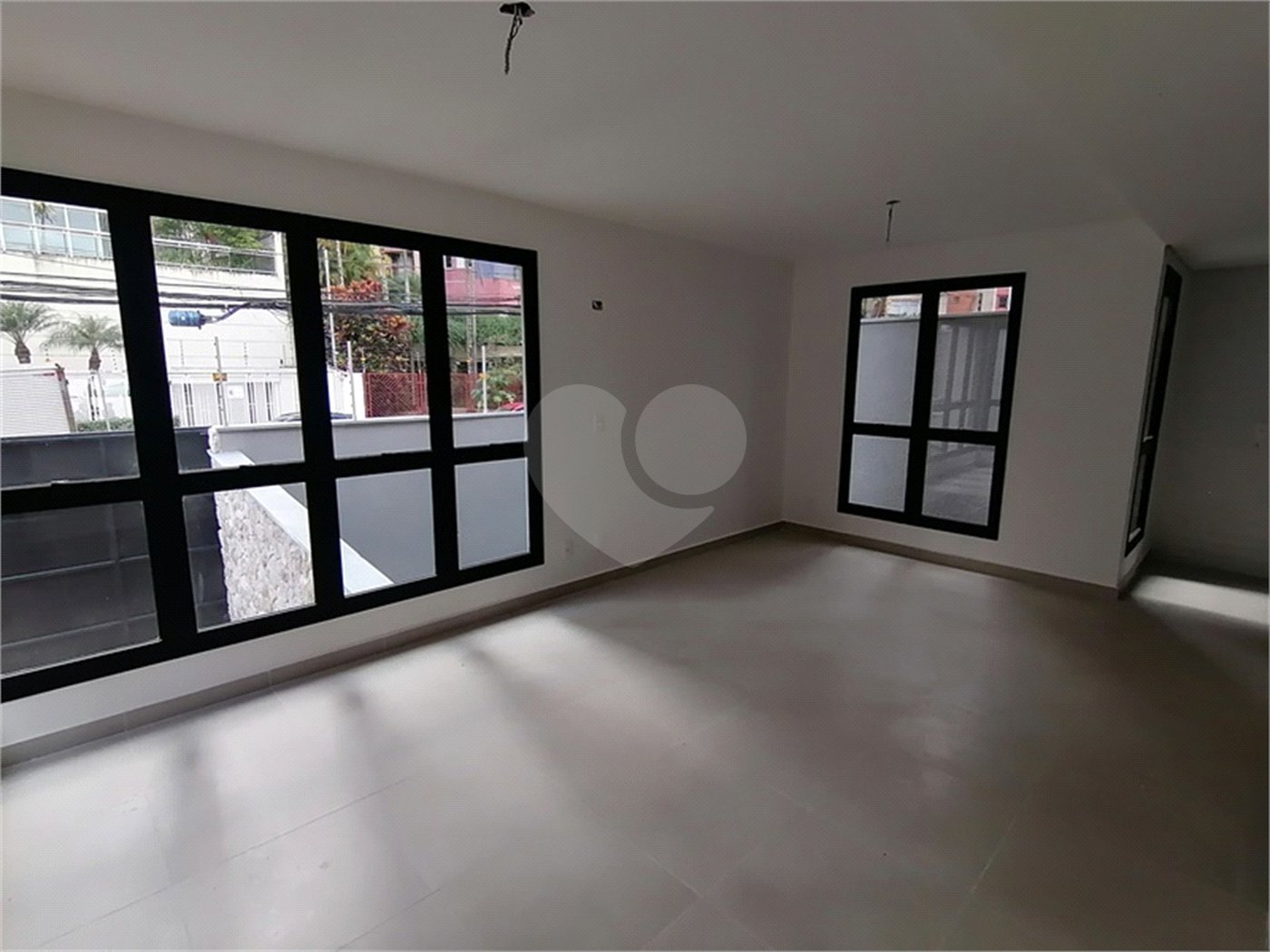 Casa à venda ou para alugar com 3 quartos, sendo 1 suíte,  no condomínio Cube Tutóia, São Paulo - SP