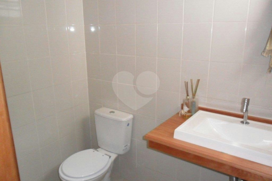 Sobrado à venda com 3 quartos, sendo 1 suíte, em Vila Romero, São Paulo, SP