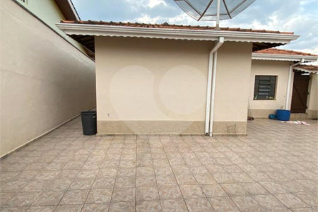 Casa à venda com 4 quartos, sendo 1 suíte, no Centro, Bom Jesus dos Perdões, SP