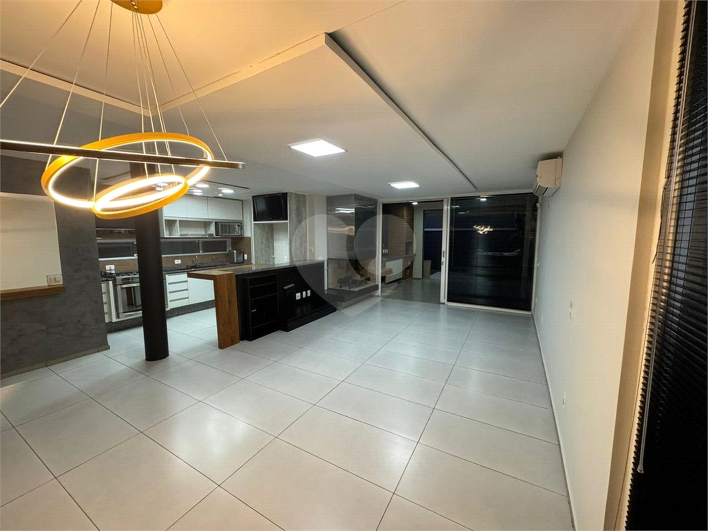 Casa à venda com 3 suítes no condomínio Brisa 1, Mogi das Cruzes - SP