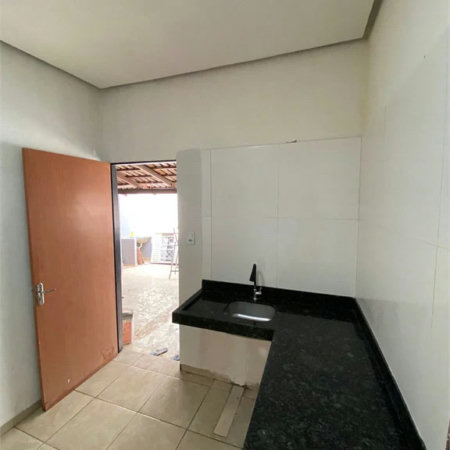 Casa à venda com 2 quartos, sendo 1 suíte, em Nazaré, Balsas, MA