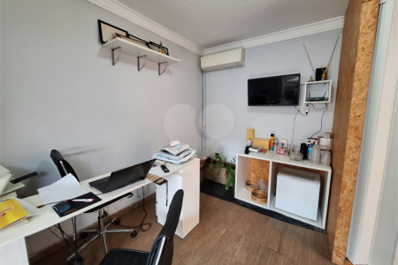 Casa à venda com 3 quartos, sendo 1 suíte, em Chora Menino, São Paulo, SP