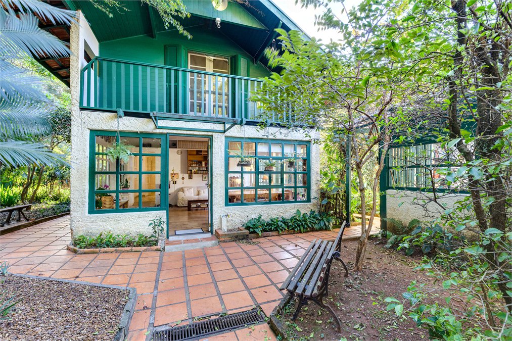 Casa Térrea à venda com 3 suítes em Jardim dos Estados, São Paulo, SP