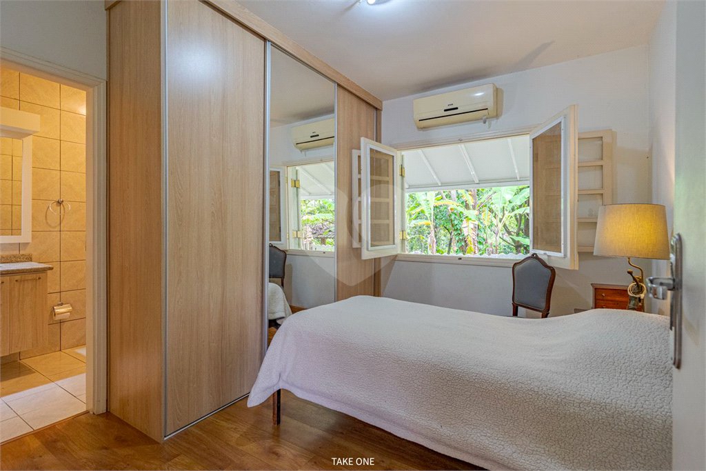 Casa à venda com 4 suítes no condomínio Vinhas da Vista Alegre - Lado Sede, Vinhedo - SP