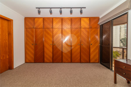 Apartamento à venda com 4 quartos, sendo 2 suítes, em Campo Belo, São Paulo, SP