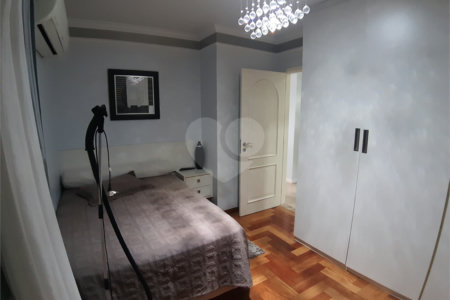Casa à venda com 4 quartos, sendo 2 suítes, em Jardim Leonor Mendes de Barros, São Paulo, SP