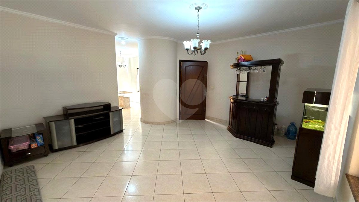 Sobrado à venda com 3 quartos, sendo 1 suíte, em Vila Darli, São Paulo, SP