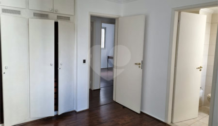 Apartamento à venda ou para alugar com 3 quartos, sendo 1 suíte,  em Moema, São Paulo, SP