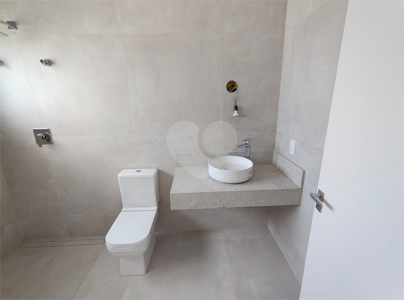 Casa à venda com 4 quartos, sendo 3 suítes,  no condomínio Villa Verde, Jundiaí - SP