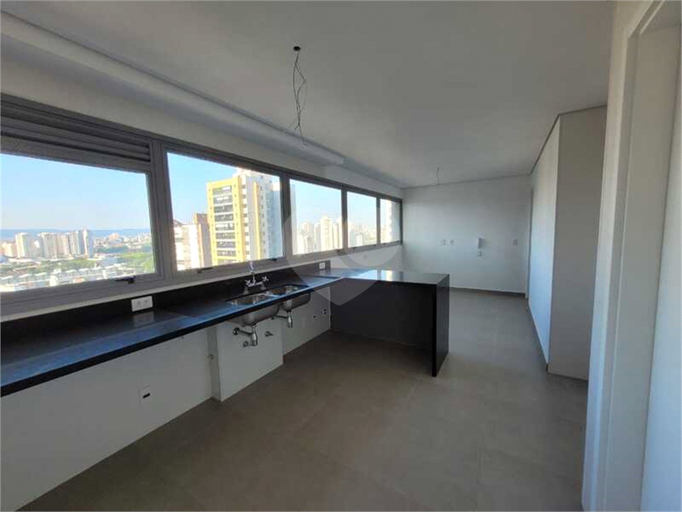Apartamento à venda com 3 suítes em Água Branca, São Paulo, SP