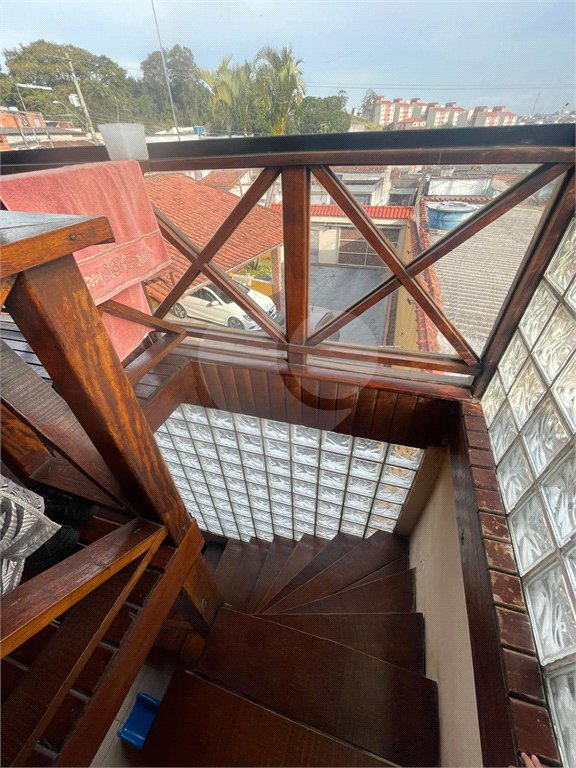 Sobrado à venda com 3 quartos, sendo 1 suíte, em Loteamento Acrísio de Oliveira Silva, Mogi das Cruzes, SP