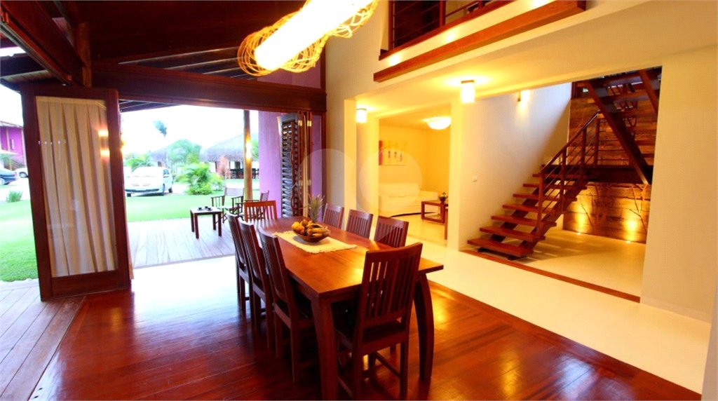 Casa à venda com 4 quartos, sendo 2 suítes, em Praia do Mutá, Porto Seguro, BA