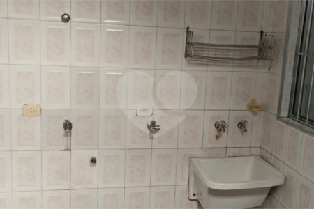 Sobrado à venda com 4 quartos, sendo 1 suíte, em Vila Nivi, São Paulo, SP