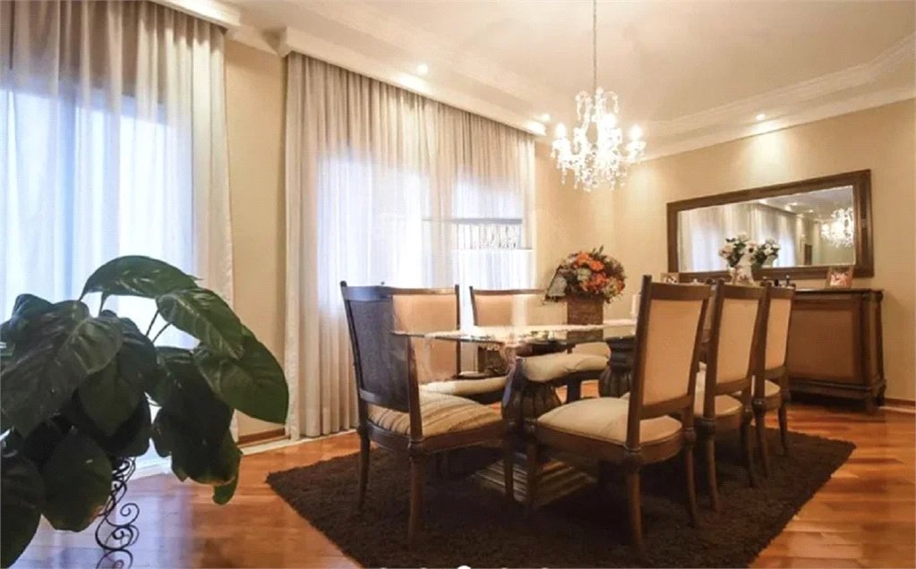 Casa à venda com 5 suítes em Jardim Londrina, São Paulo, SP
