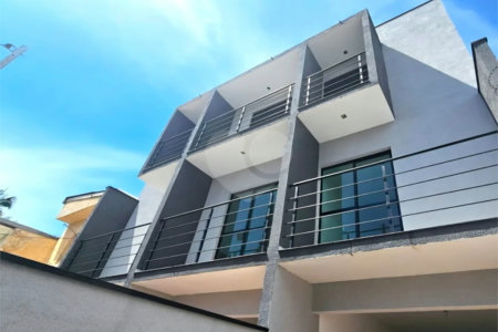 Casa à venda com 3 quartos, sendo 1 suíte, em Cidade dos Bandeirantes, São Paulo, SP