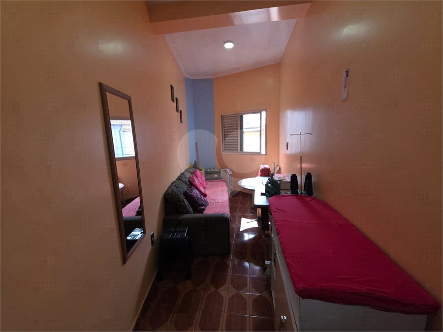 Sobrado à venda com 4 quartos, sendo 2 suítes, em Vila Nova Cachoeirinha, São Paulo, SP