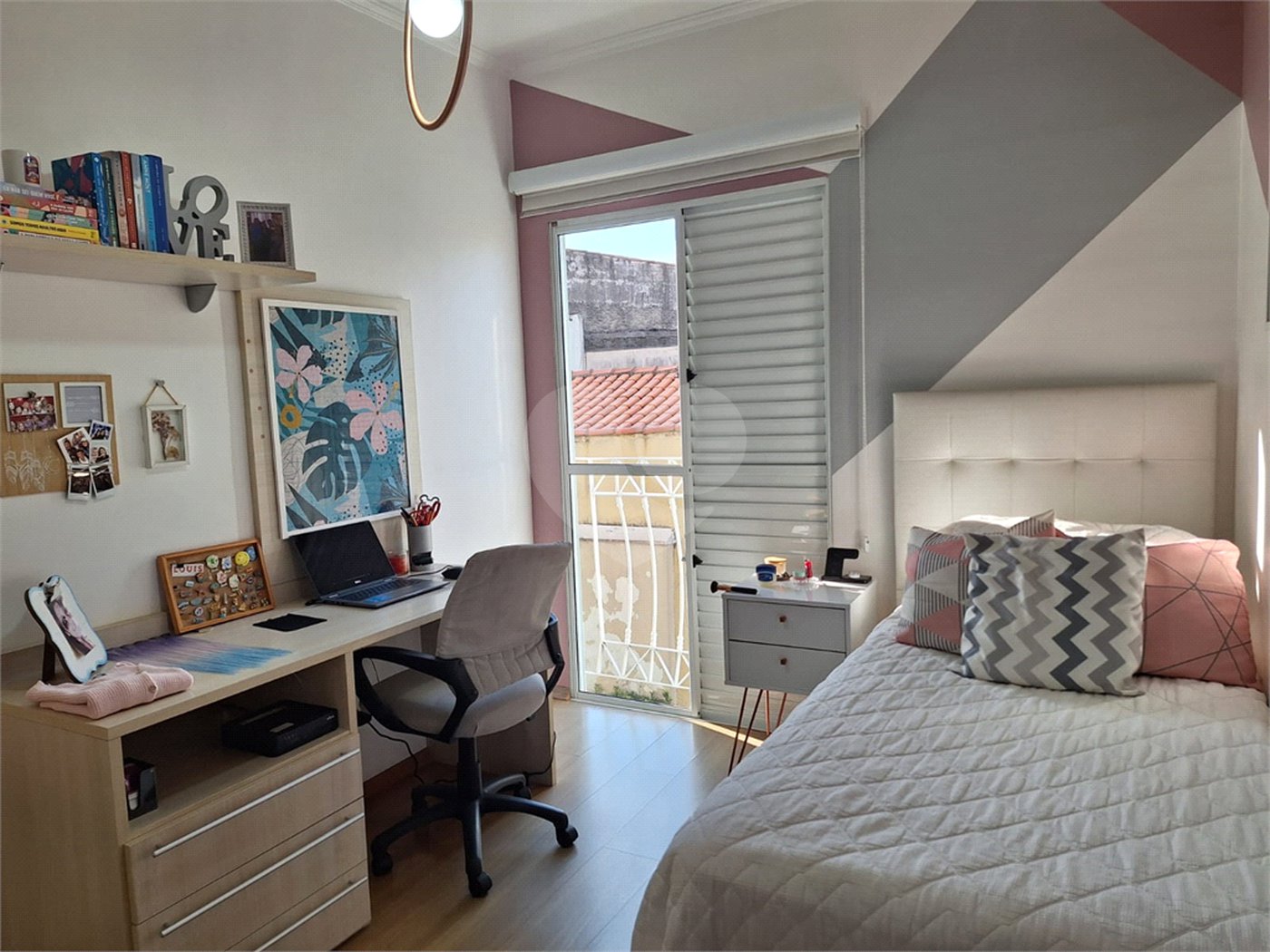 Casa à venda com 3 quartos, sendo 1 suíte, no condomínio Villaggio Tronchim, São Paulo - SP