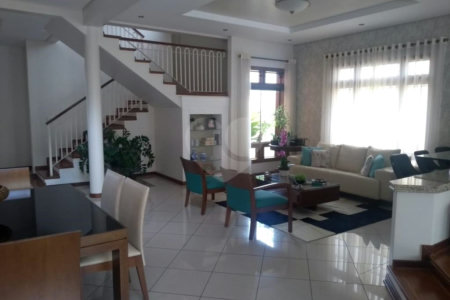 Sobrado à venda com 4 quartos, sendo 2 suítes,  em Jardim Eltonville, Sorocaba, SP