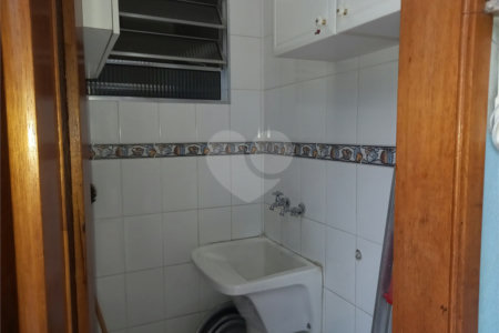 Sobrado à venda com 4 quartos, sendo 2 suítes, em Vila Hamburguesa, São Paulo, SP