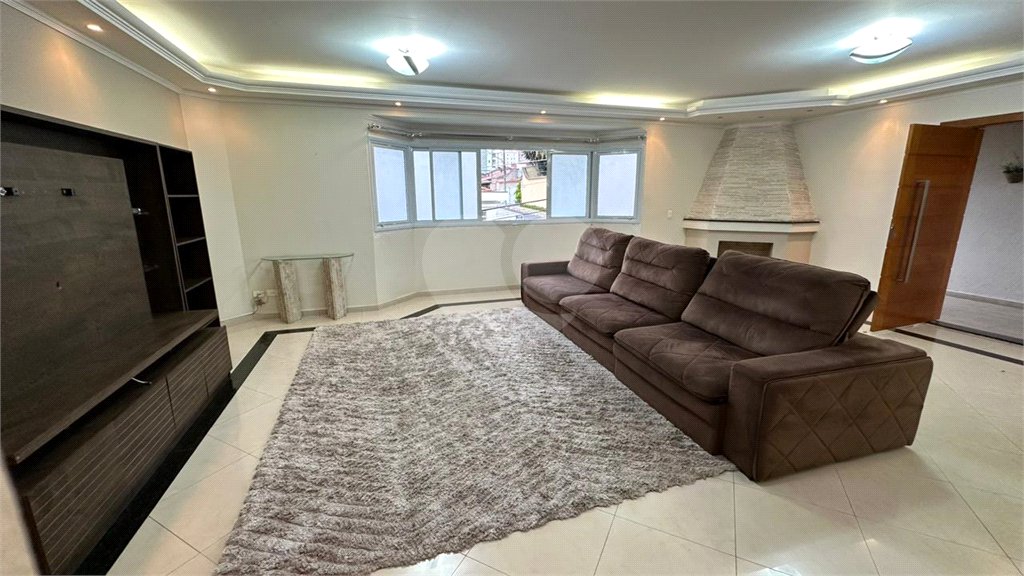 Casa à venda com 4 quartos, sendo 3 suítes, em Vila Galvão, Guarulhos, SP